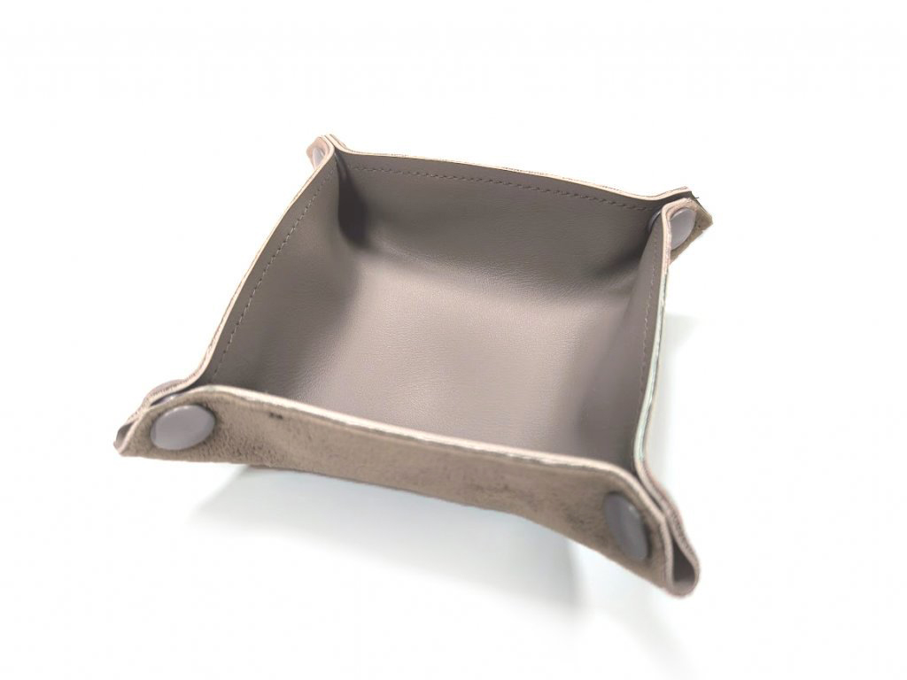 TLAMA games Rozkládací koženková miska cca 10 x 10 cm (10 barev) Barva: Světle hnědá NENÍ HRA!